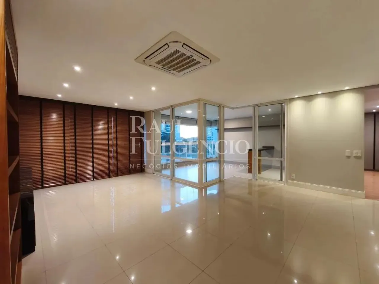 Apartamento com 3 Suítes para Alugar na Gleba Fazenda Palhano, Londrina