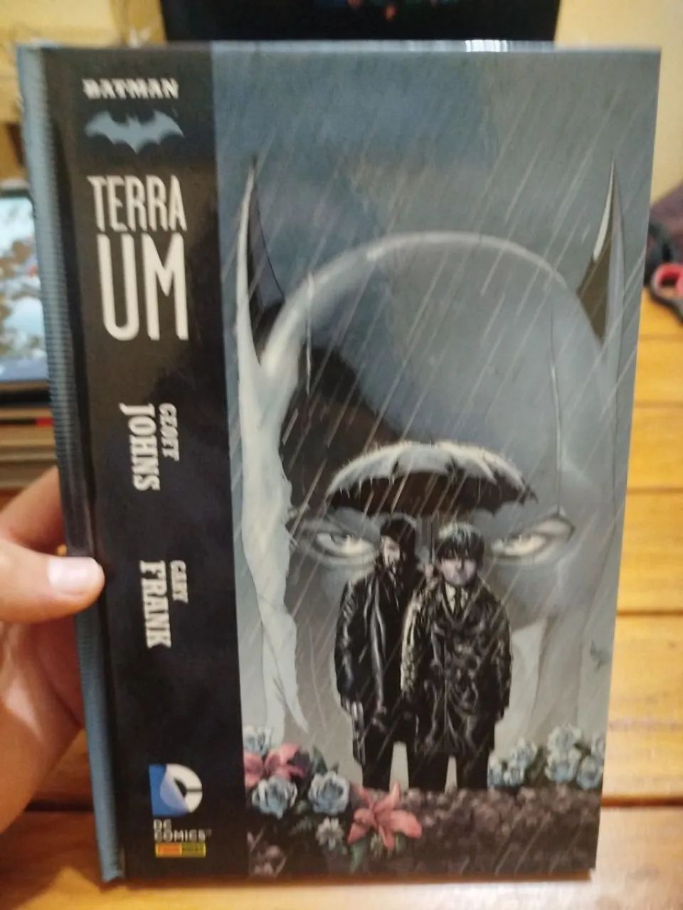 Batman Terra um  - Foto 2