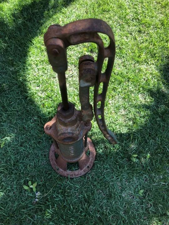 Hand pump64985843409282125