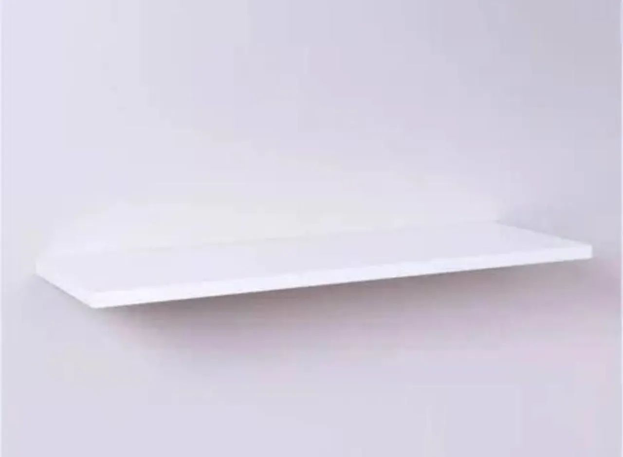 Prateleira em MDF branco.