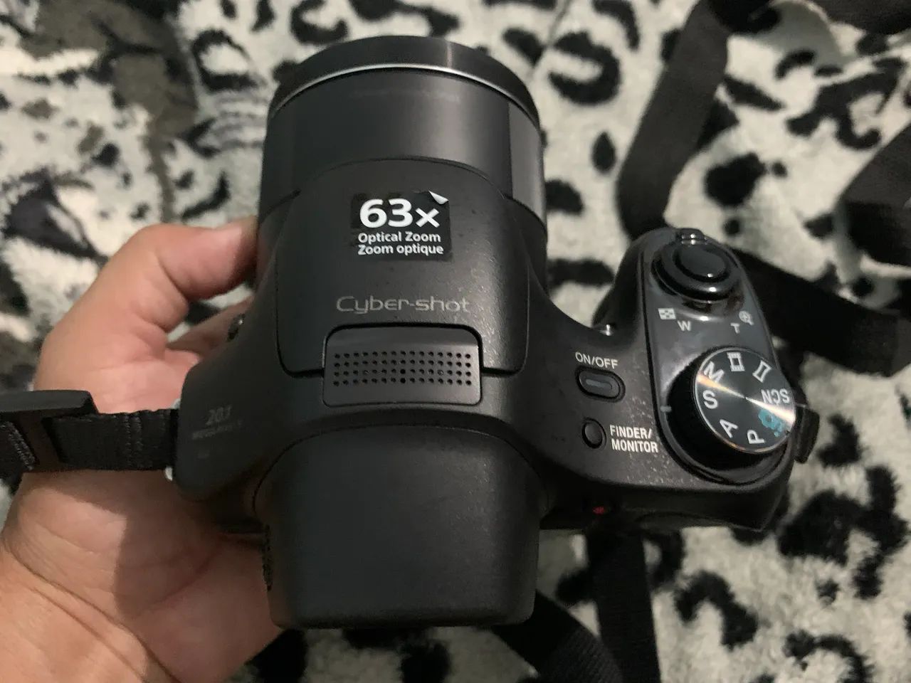 Vendo câmera fotográfica Sony - Foto 2