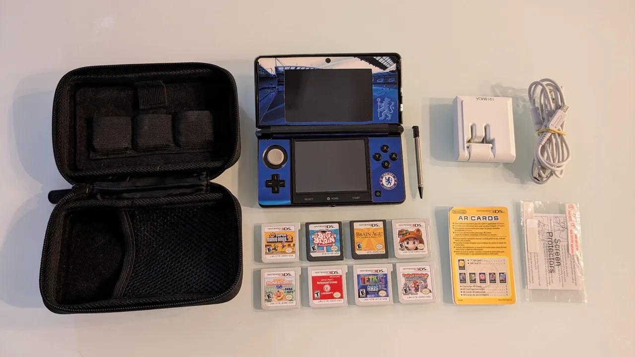 Nintendo 3DS com Jogos e Acessórios - Edição Chelsea