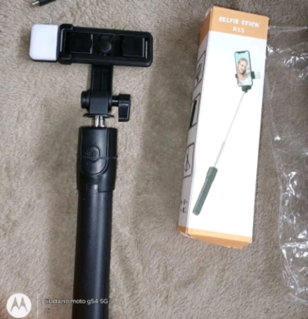 Bastão pau selfie retrátil Bluetooth para celular  - Foto 5