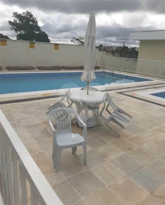 Condomínio com 2 quartos à venda em Jardim Layr - SP