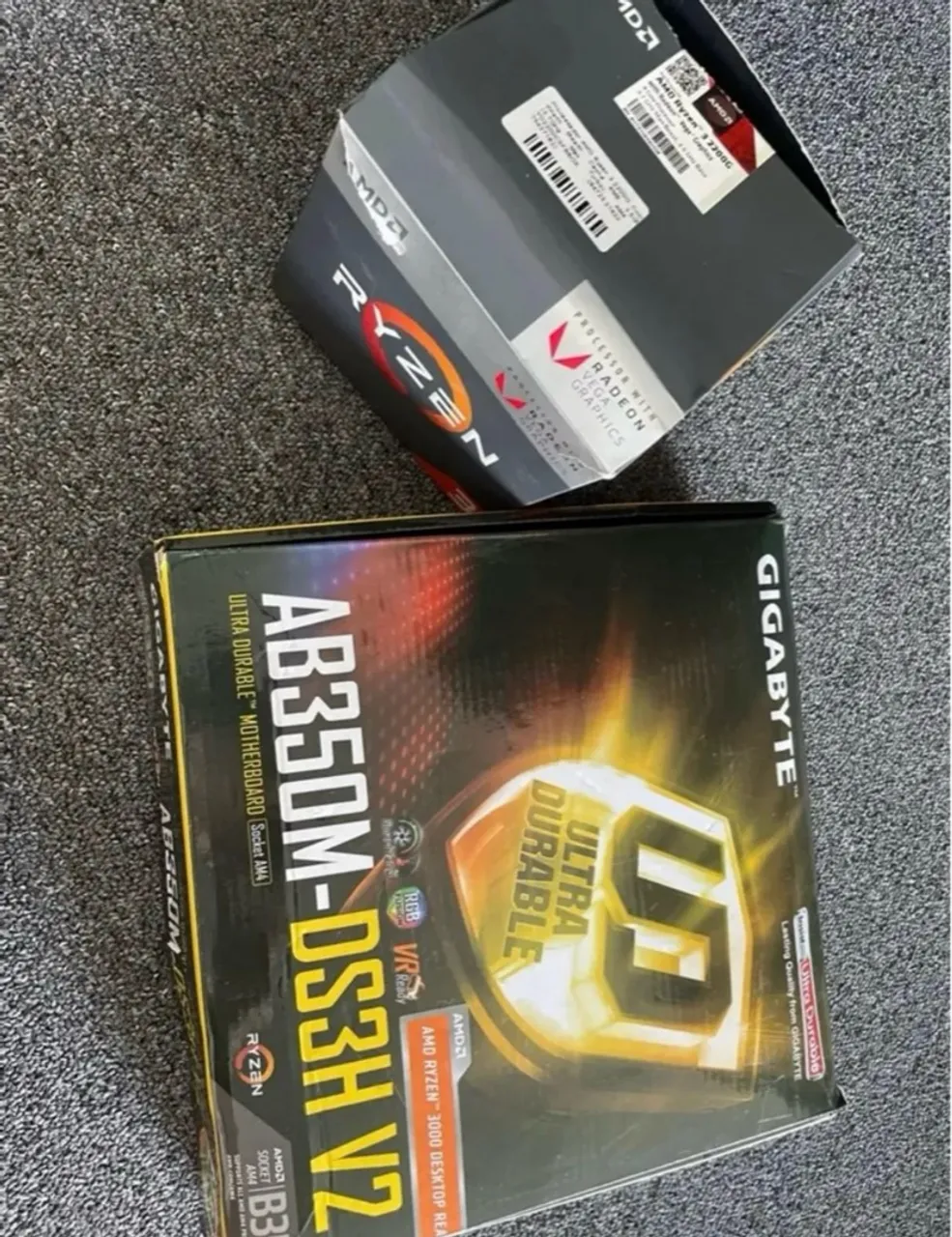 Kit Placa Mãe Gigabyte AB350M DS3H V2 + Processador AMD Ryzen 3 2200G