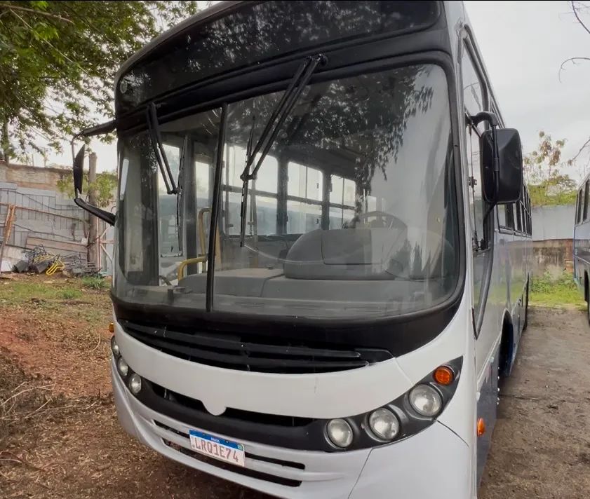 ÔNIBUS CAIO APACHE MERCEDES 0F 1418 CURTO - Foto 2