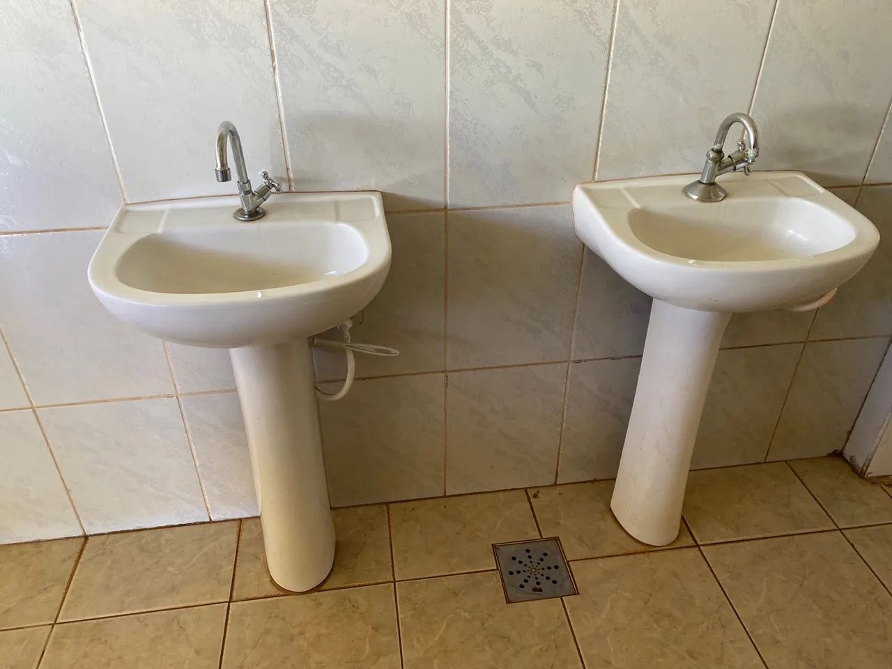 Pias, portas e grade 