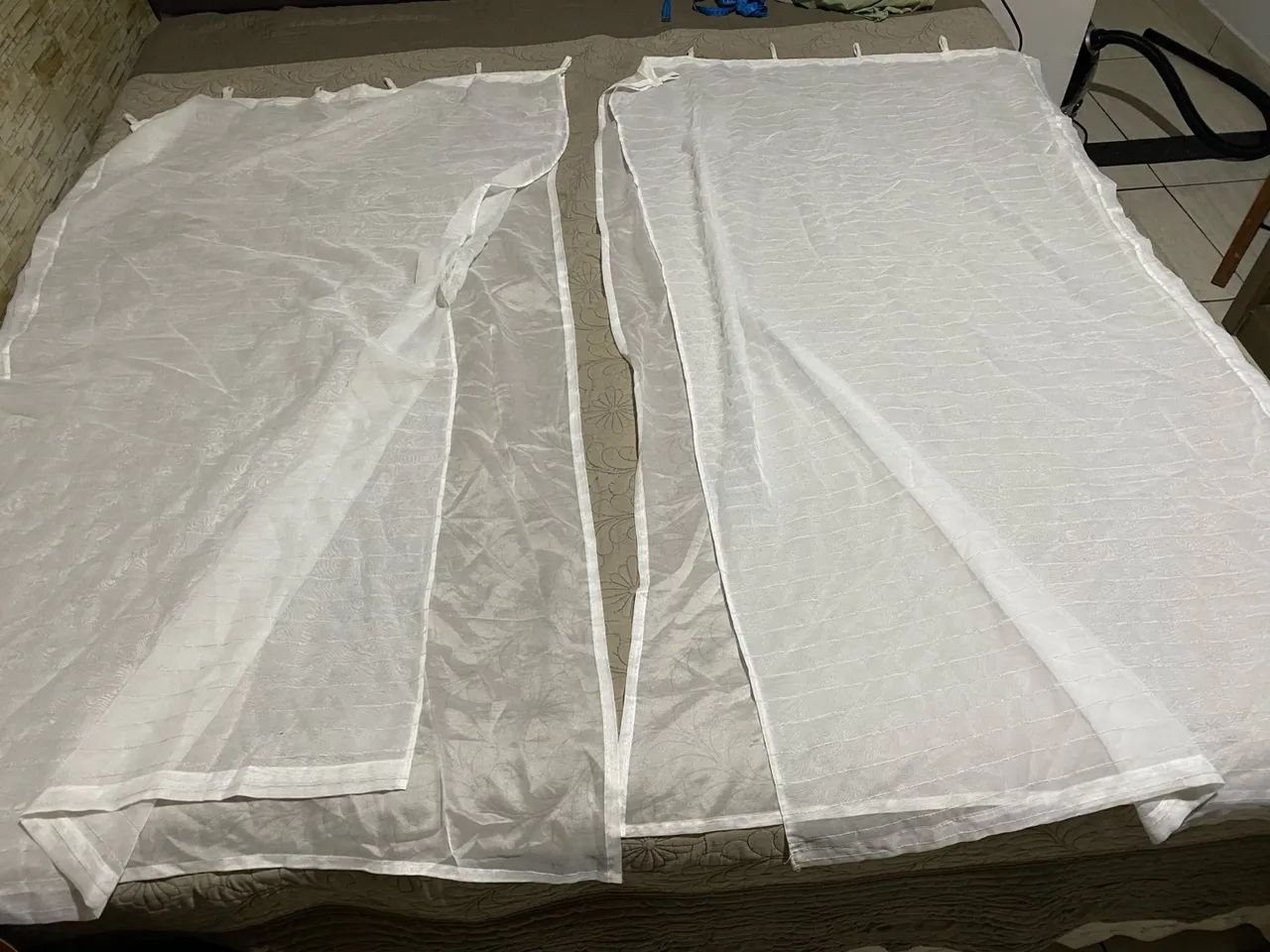 Cortinas brancas para sala