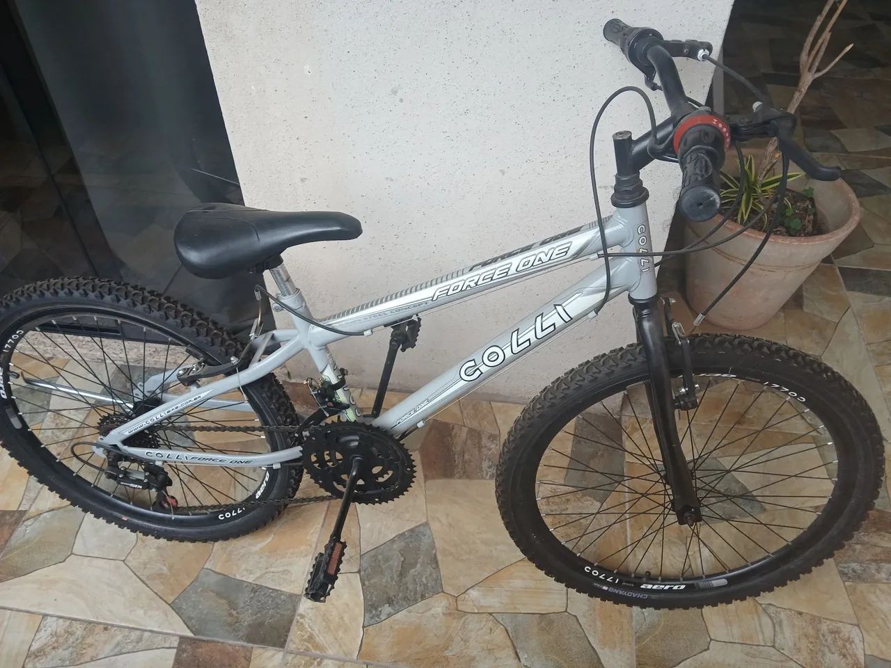 Vendo bicicleta aro 24 semi nova