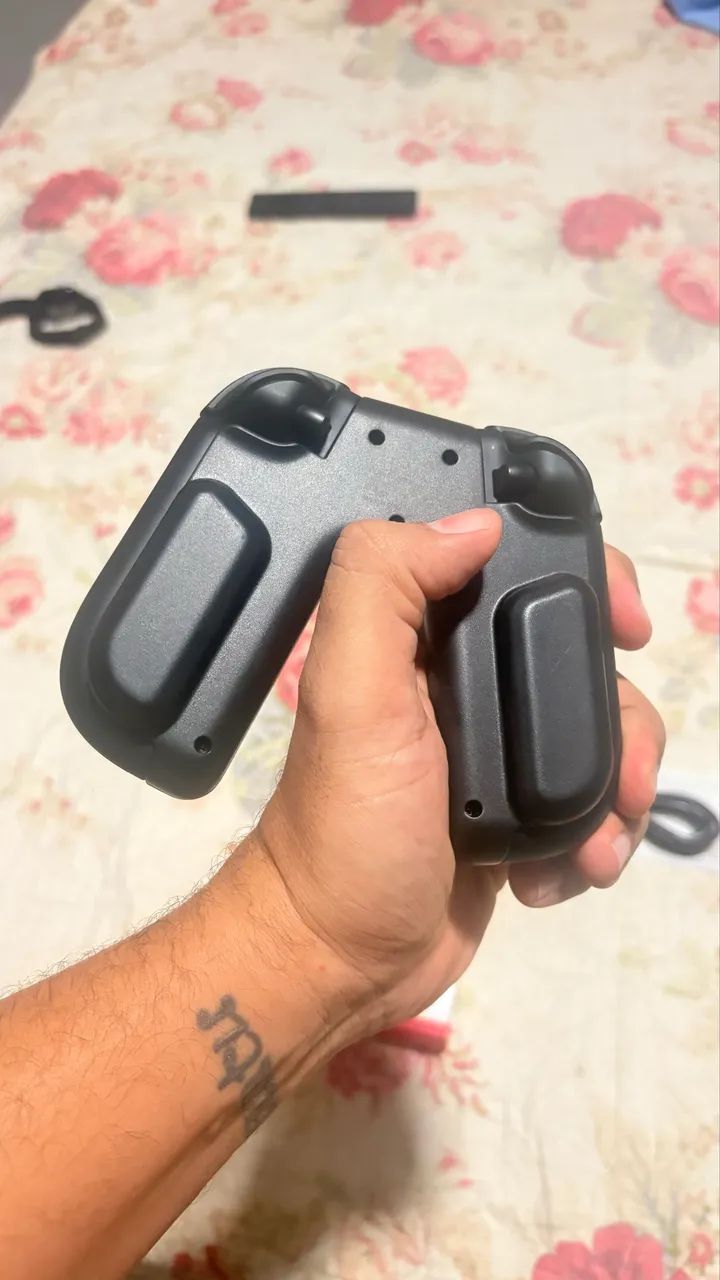 Joycon Nintendo Switch 2 + Grip Dobe (recarrega) - Foto 2