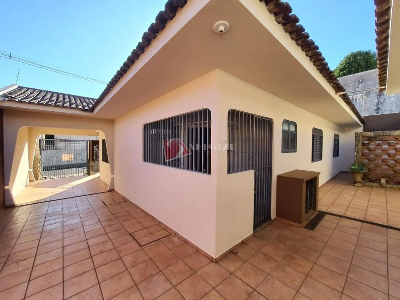 Casa para alugar em Maringá, Cidade Jardim, com 3 quartos, com 193 m² - Foto 3
