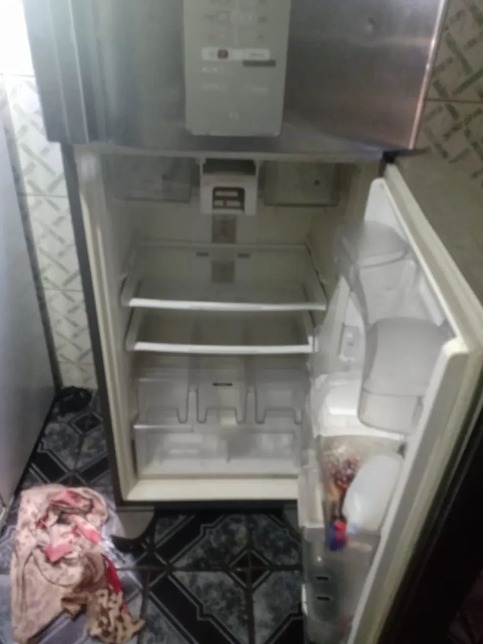 Geladeira com defeito - Foto 3