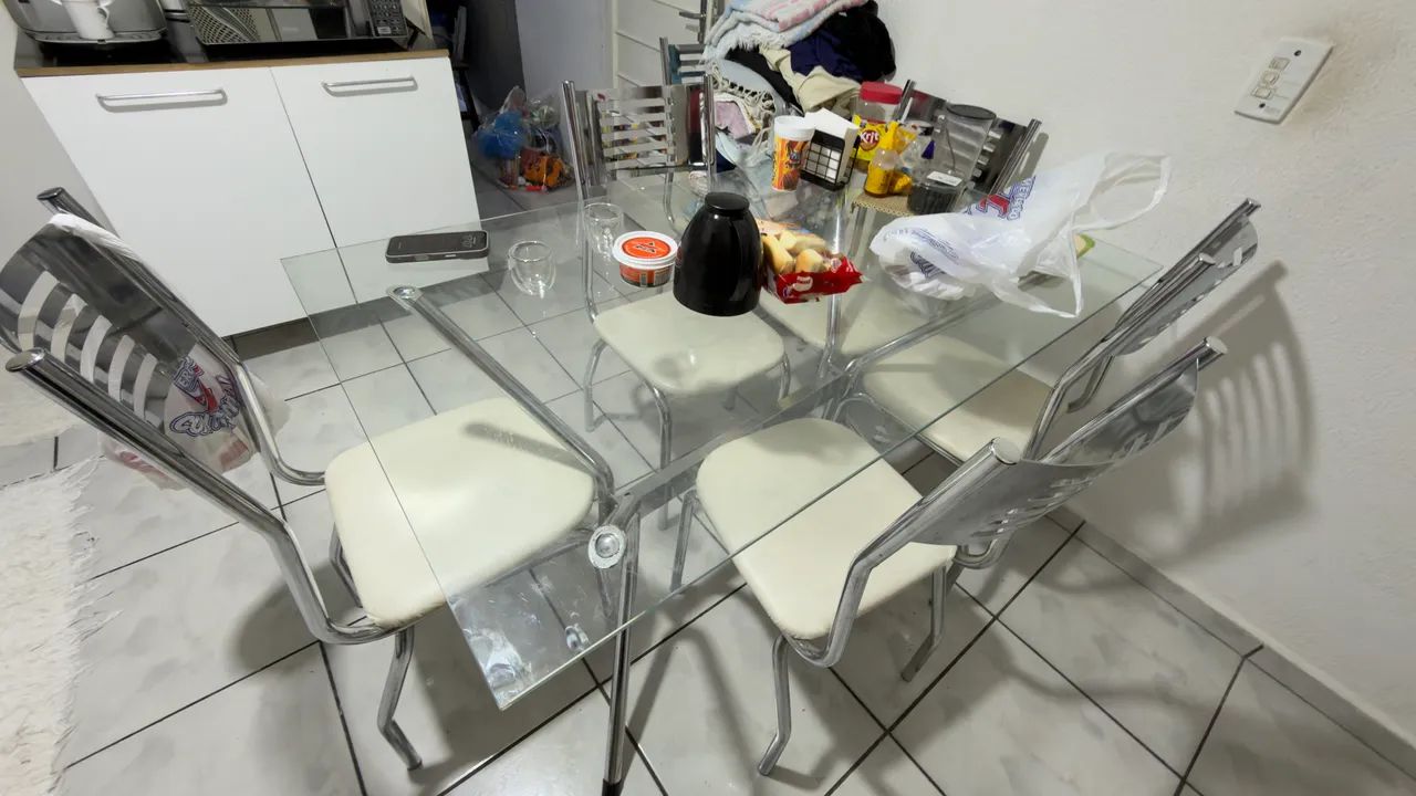 MESA 6 CADEIRAS COM TAMPO DE VIDRO