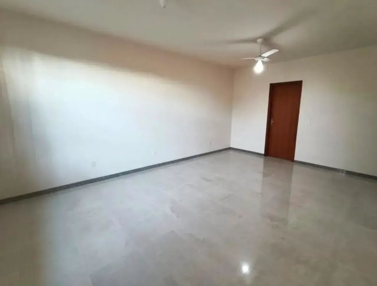 Casa Linear com 3 quartos sendo 1 suíte 2 banheiros 2 vagas - Foto 5