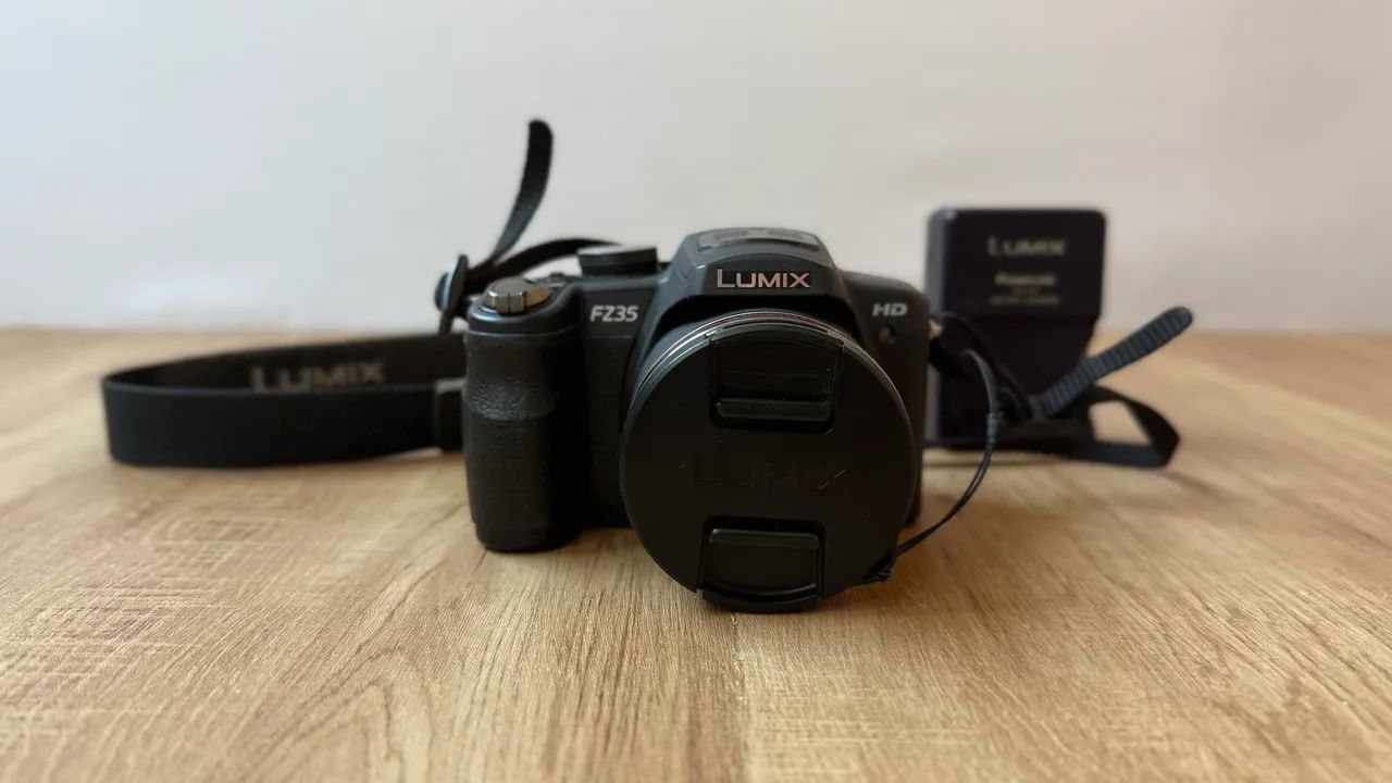 Câmera Panasonic Lumix DMC-FZ35 - Leica 18x | HD - Câmeras e