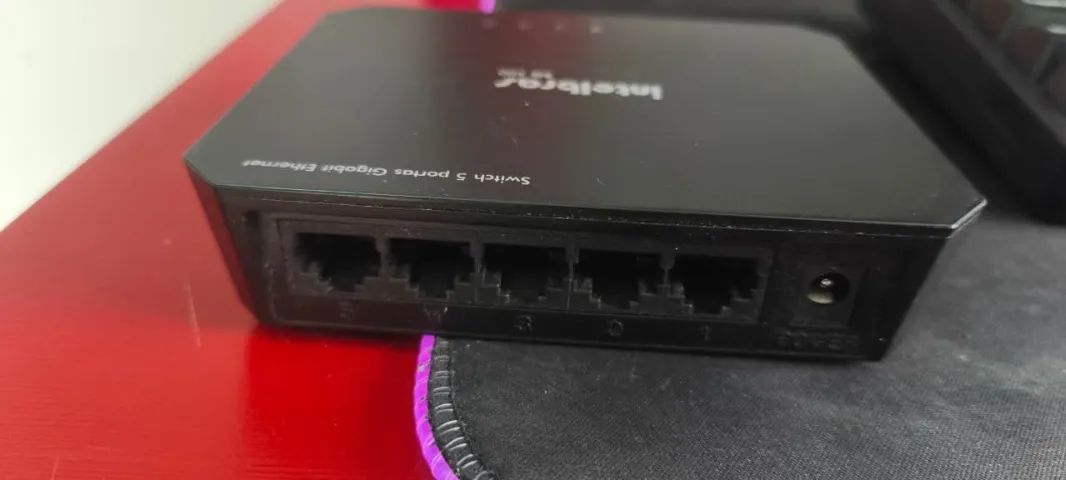 Switch Intelbras Gigabit Ethernet 5 Portas SG 500 - Foto 2