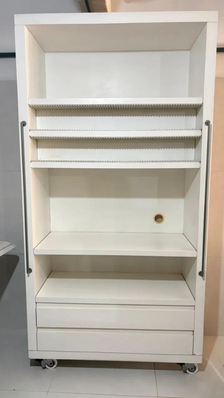 Armário MDF antigo - peça rara, super resistente!