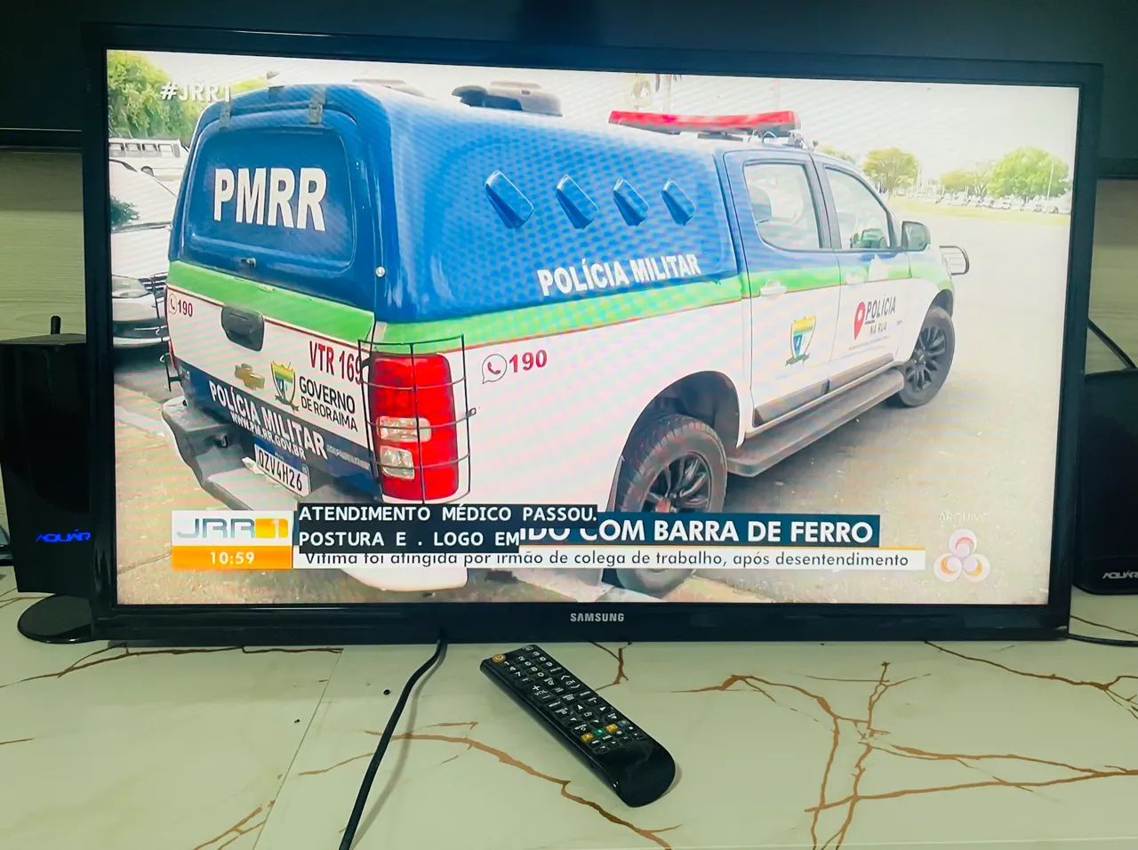 Vendo tv 32 polegadas e rack p/ sala 