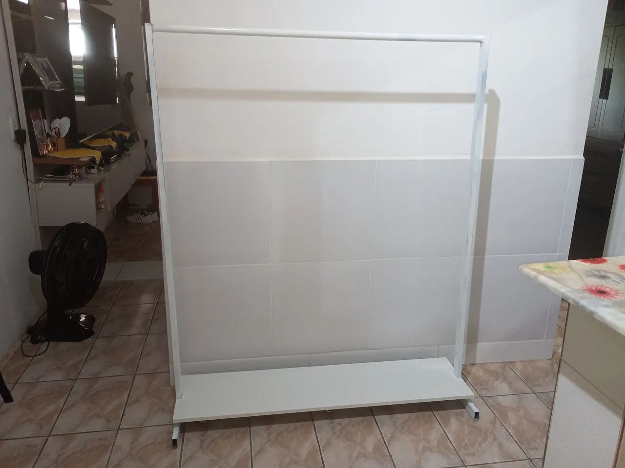 Arara de ferro de roupa  - Foto 3