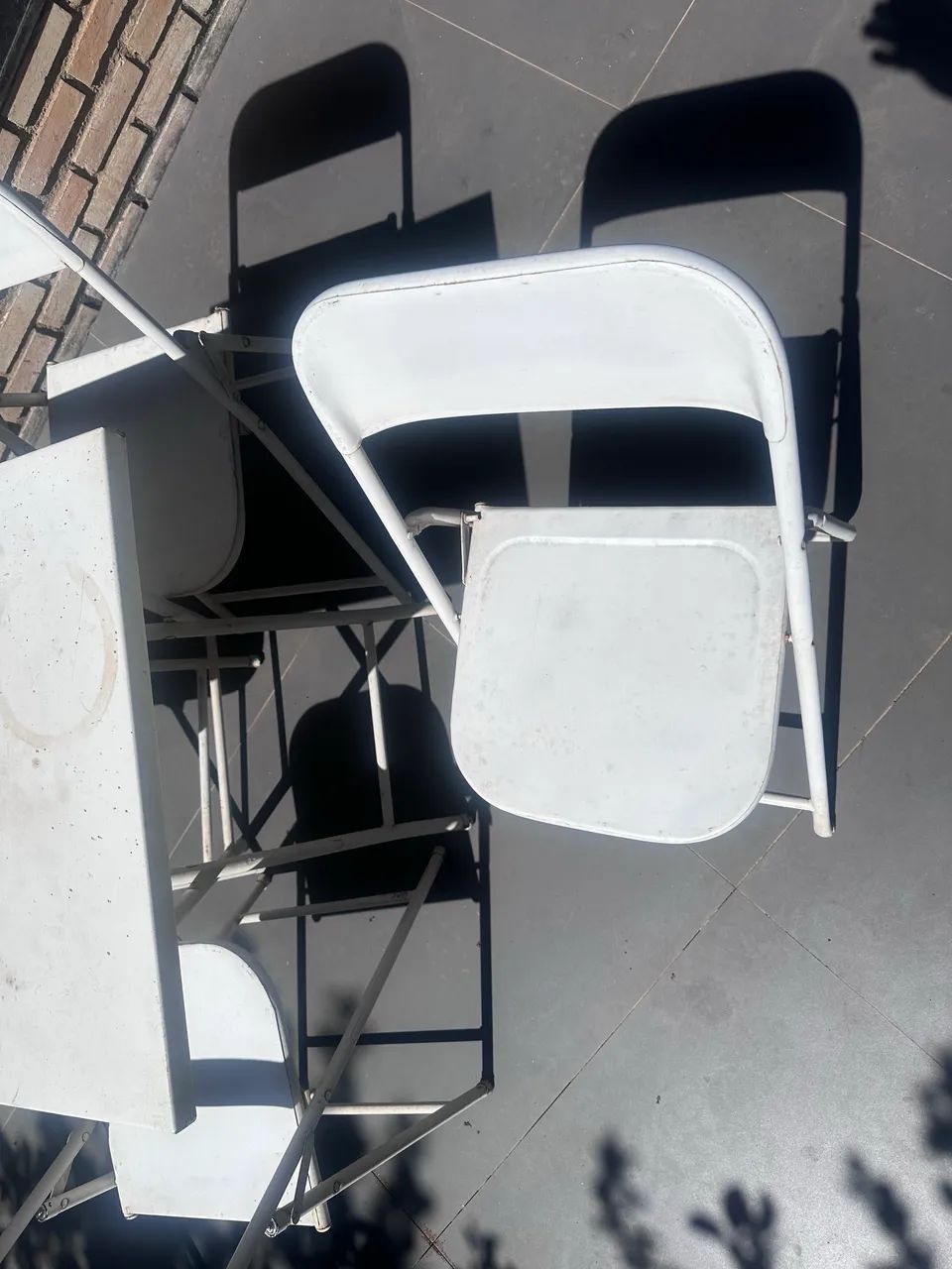MESA DOBRÁVEL COM 4 Cadeira De Aço.  - Foto 4