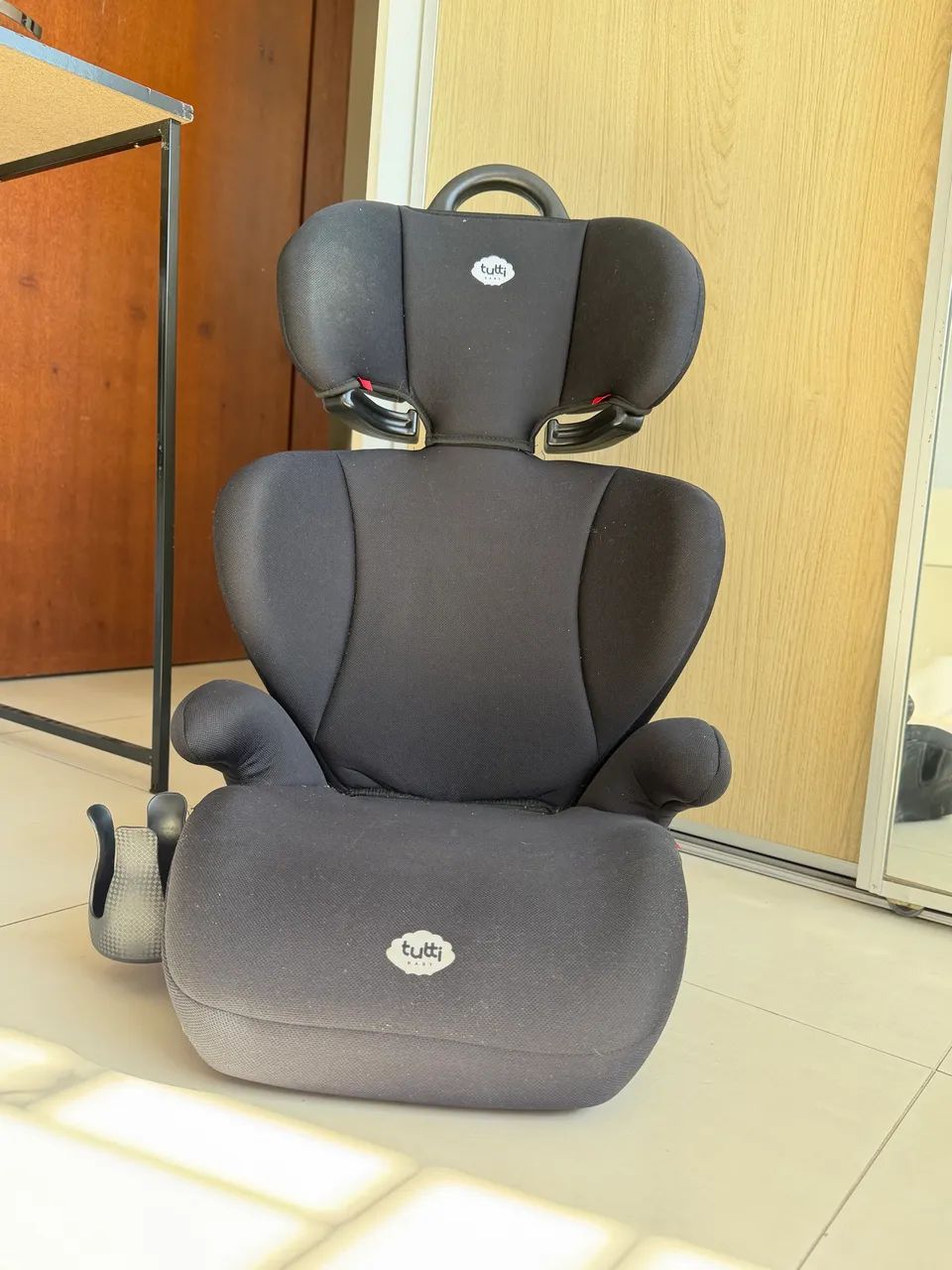 Cadeirinha / assento infantil para carro