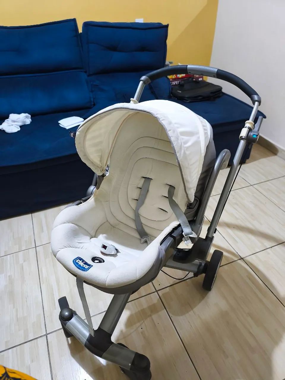 Carrinho de bebê com bebê conforto  - Foto 5
