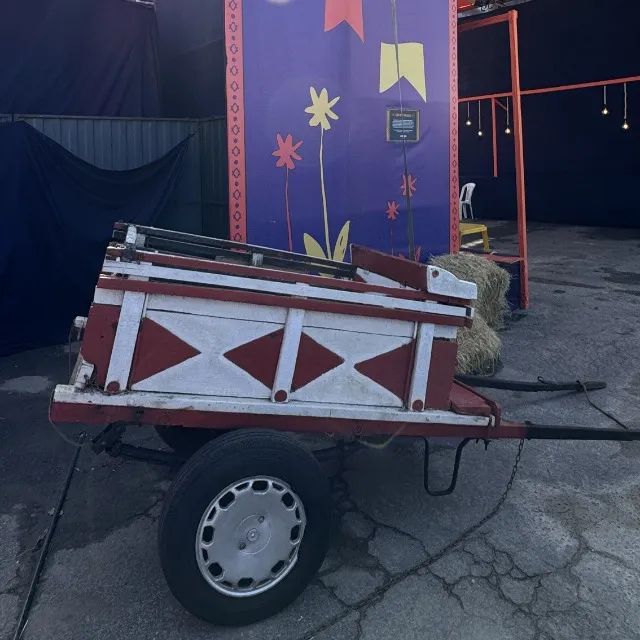 Carroça de madeira decoração