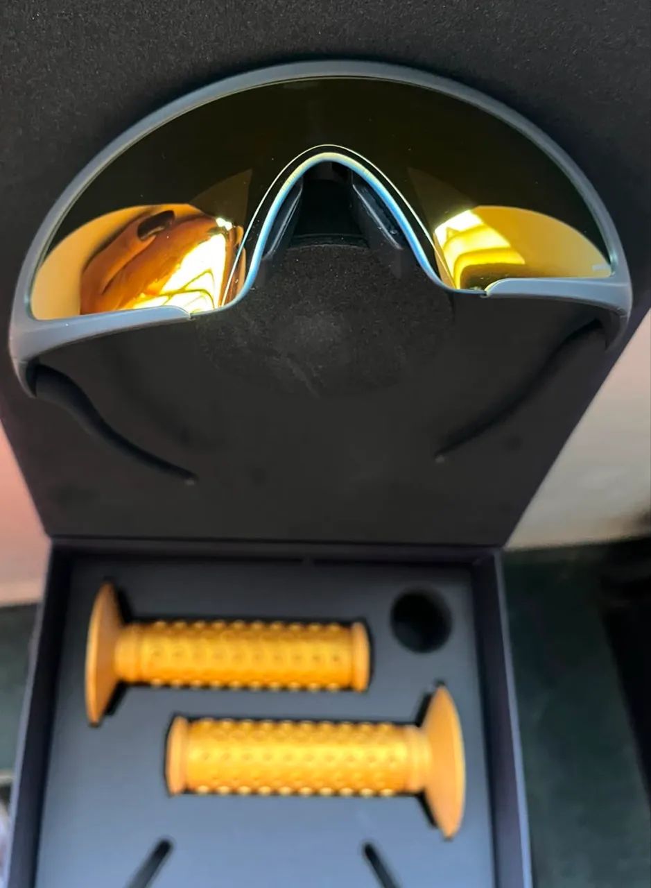 BOX OAKLEY 50 anos - Foto 4