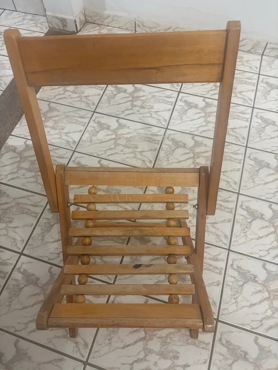 Cadeirinha Infantil Dobrável de Madeira  - Foto 3