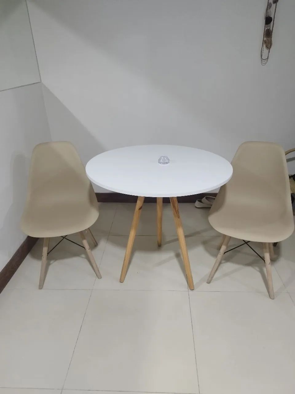 Mesa + 2 caseiras 