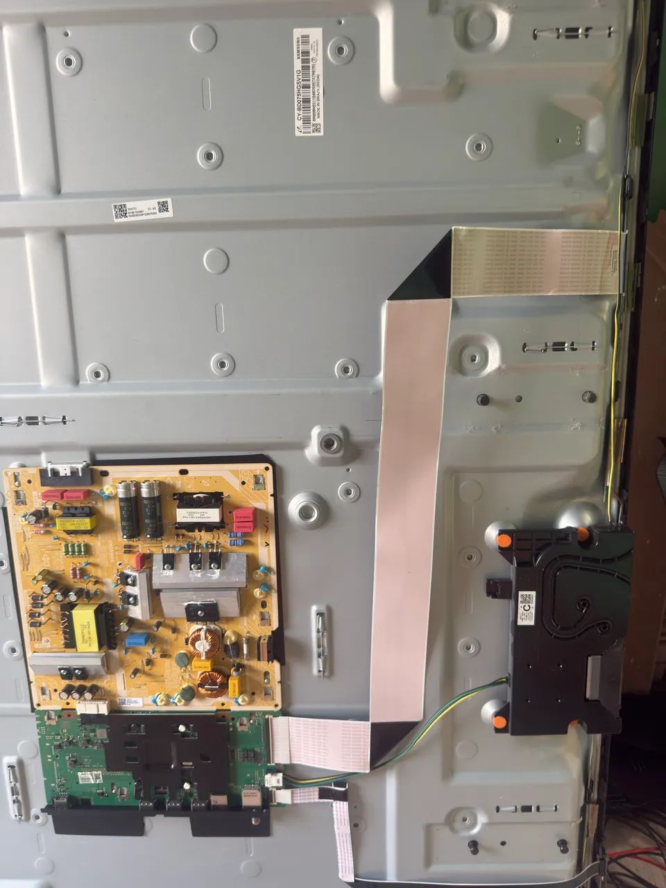 Modelo de placas e altos falantes de Tv 75 polegadas  - Foto 3