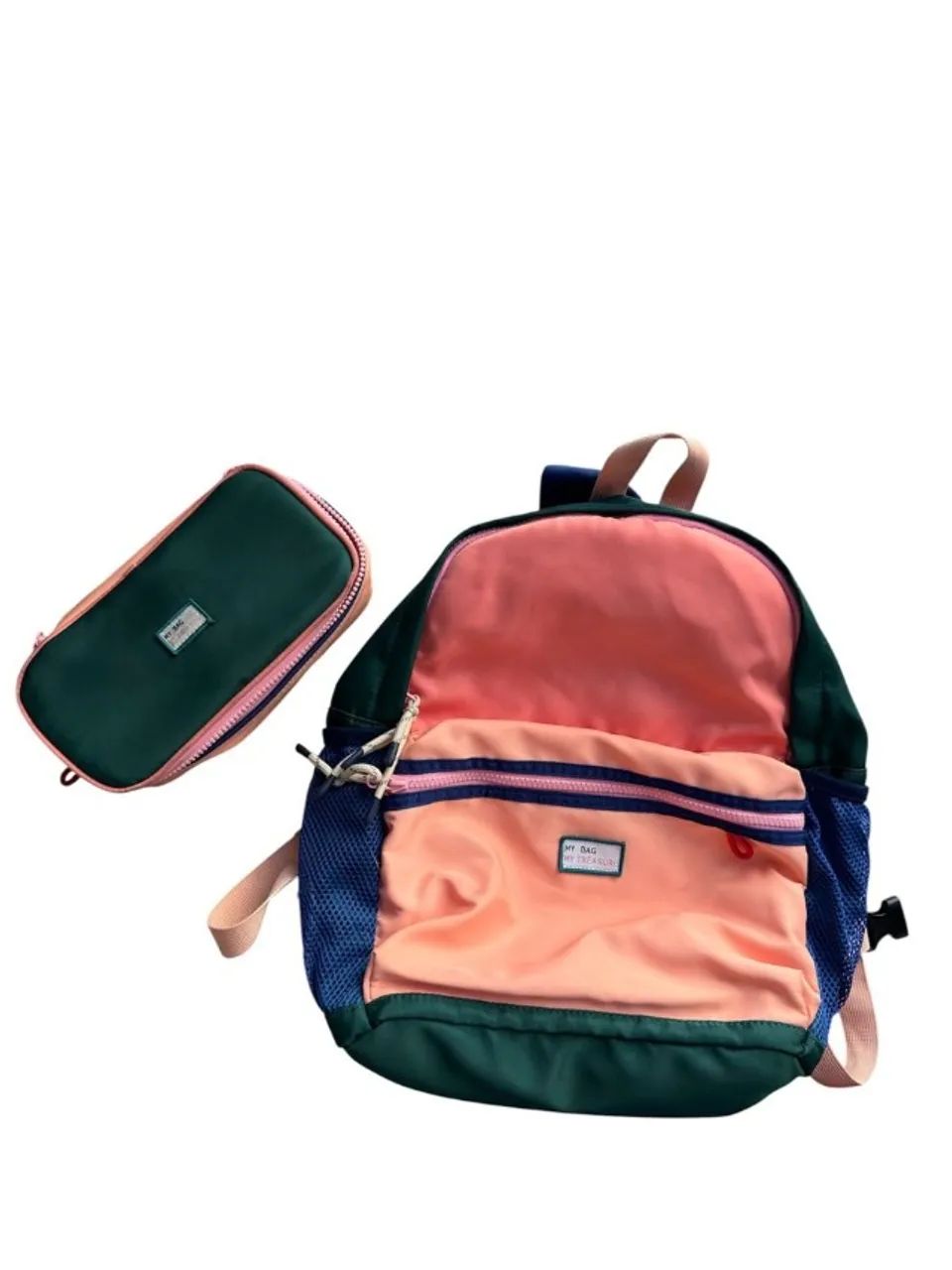 mochila zara com estojo colorida - Foto 4