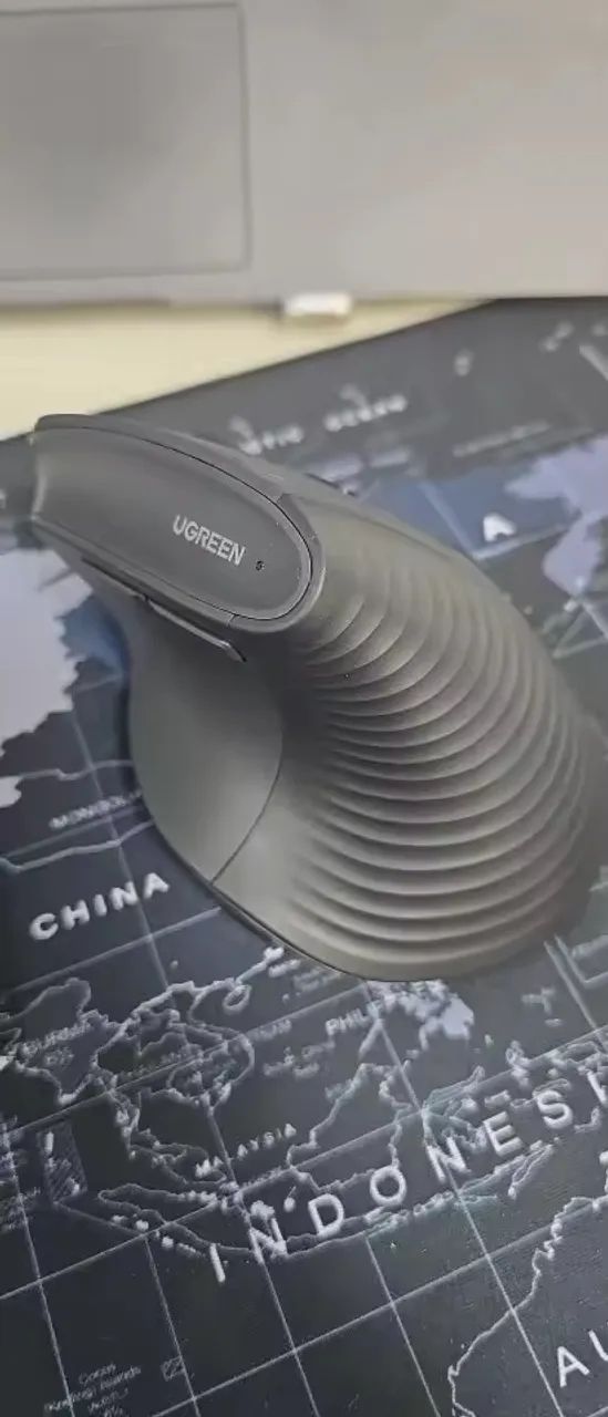 Mouse Vertical Ergonômico UGREEN Sem Fio **LACRADO EM CAIXA** - Foto 2