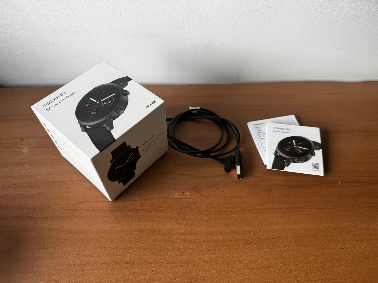 Smartwatch TicWatch E3 (Estado de Novo) + Super Kit com 4 Pulseiras Extras! - Foto 3