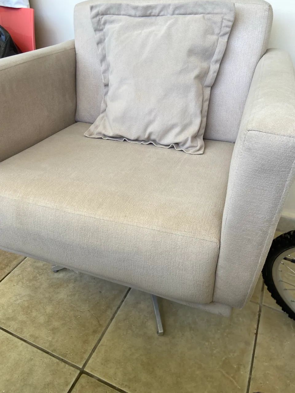 Poltrona giratória  - Foto 3