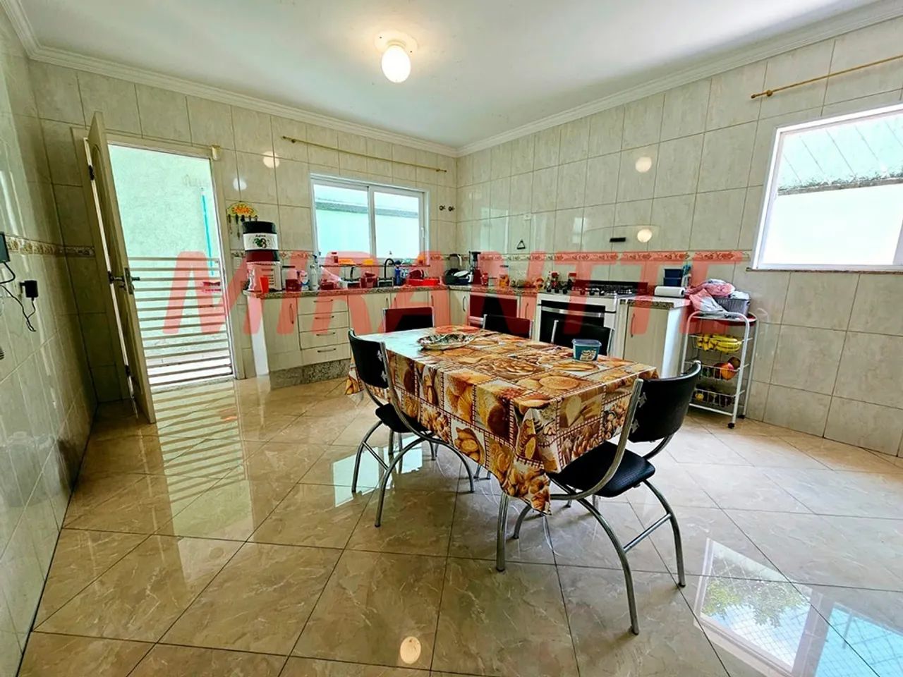 Cond. fechado de 590m² com 3 quartos em Jardim Floresta - Foto 4