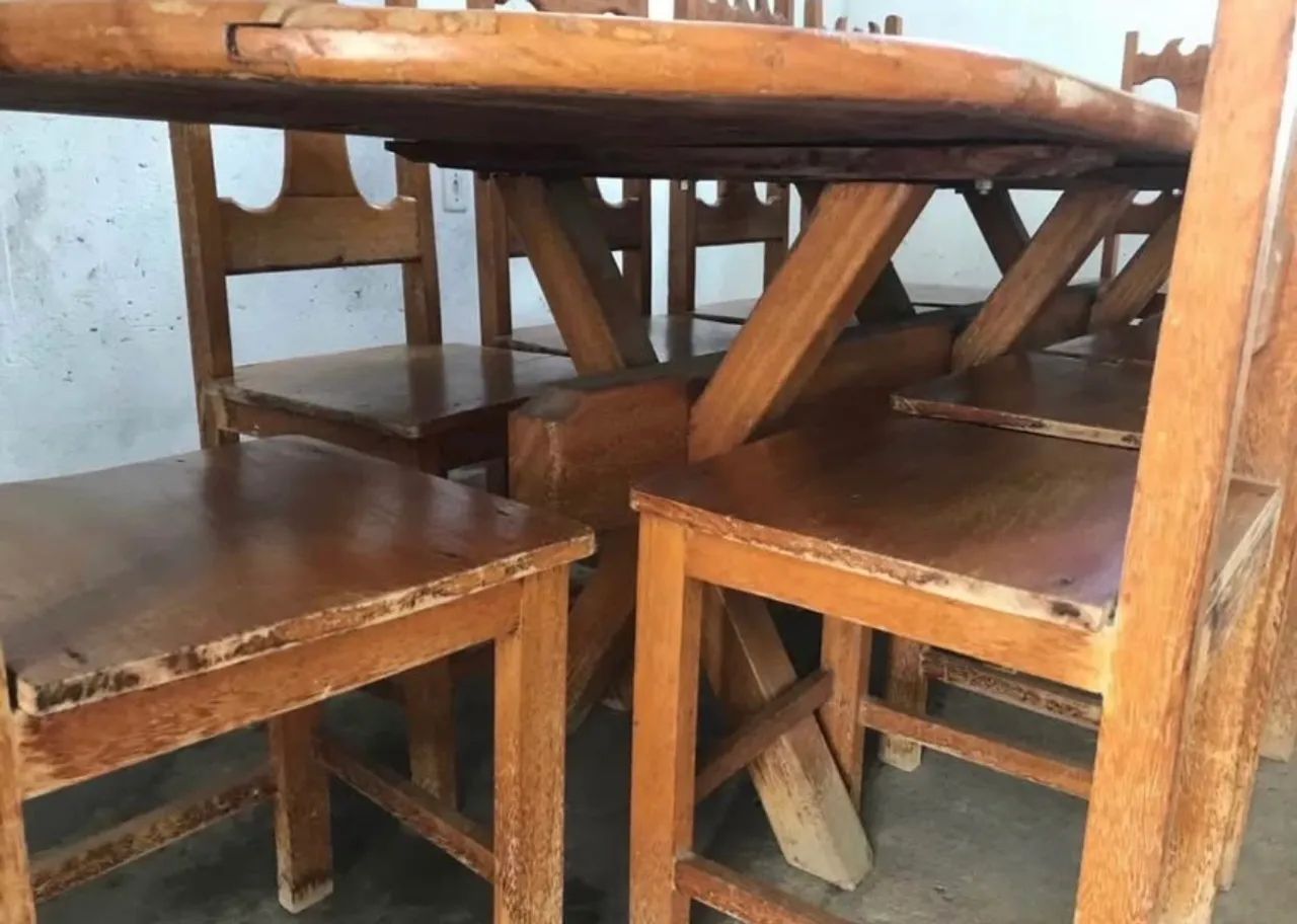 Mesa madeira maciça 10 cadeiras  - Foto 3