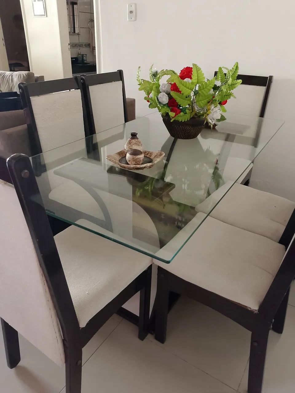 Mesa de vidro com 6 cadeiras  - Foto 2