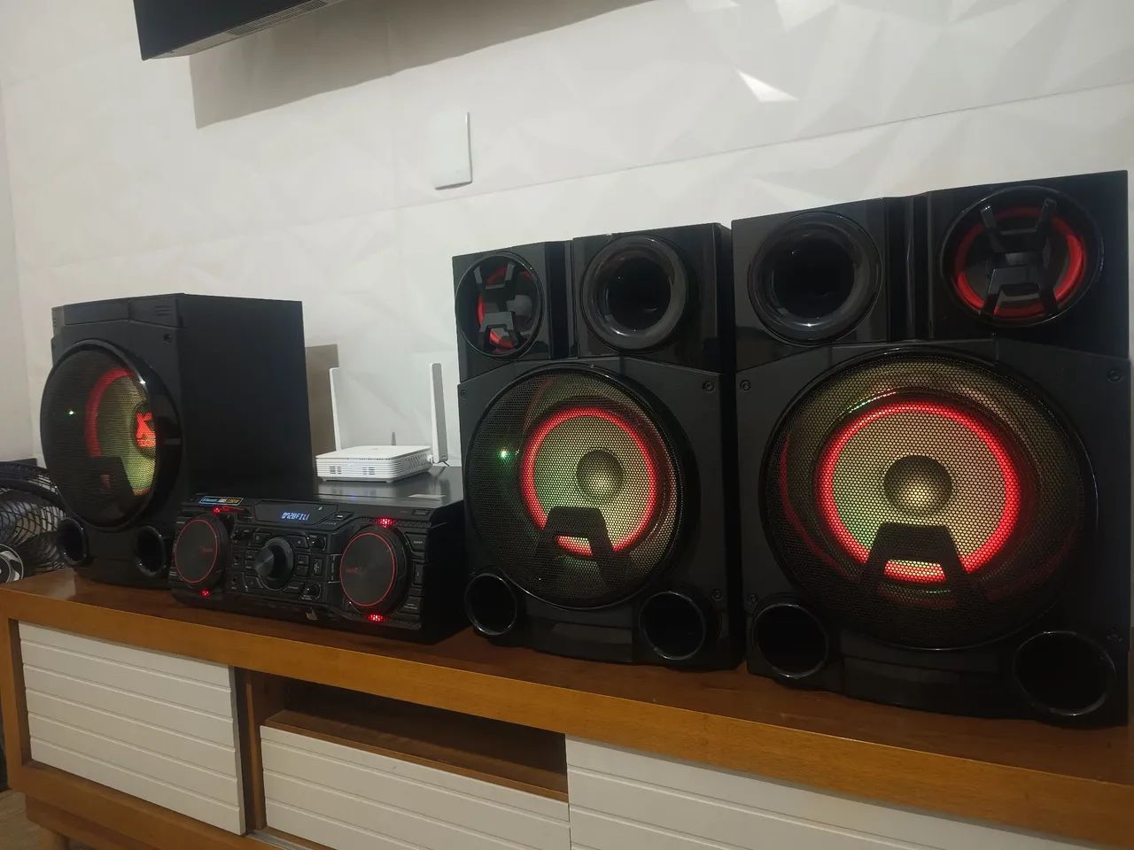 Som LG XBOOM CM 8460