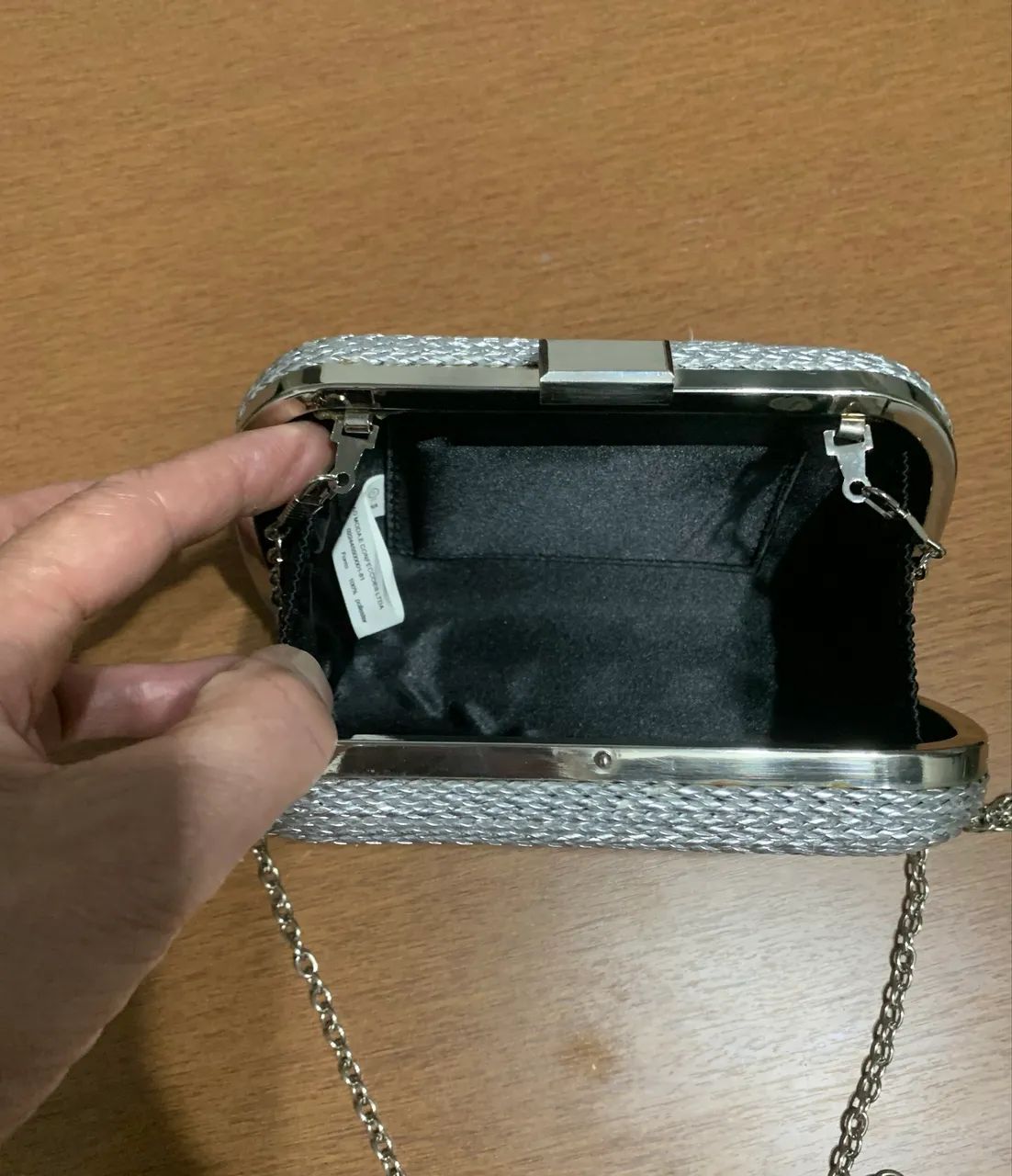 Bolsa prata de mão, para festas, seminova  - Foto 3