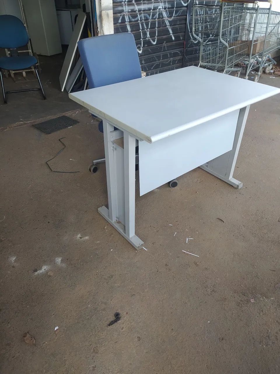 Mesa e cadeira  - Foto 2