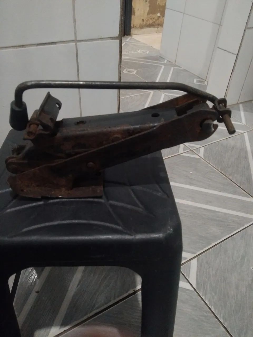 Vende-se um macaco hidráulico usado val
