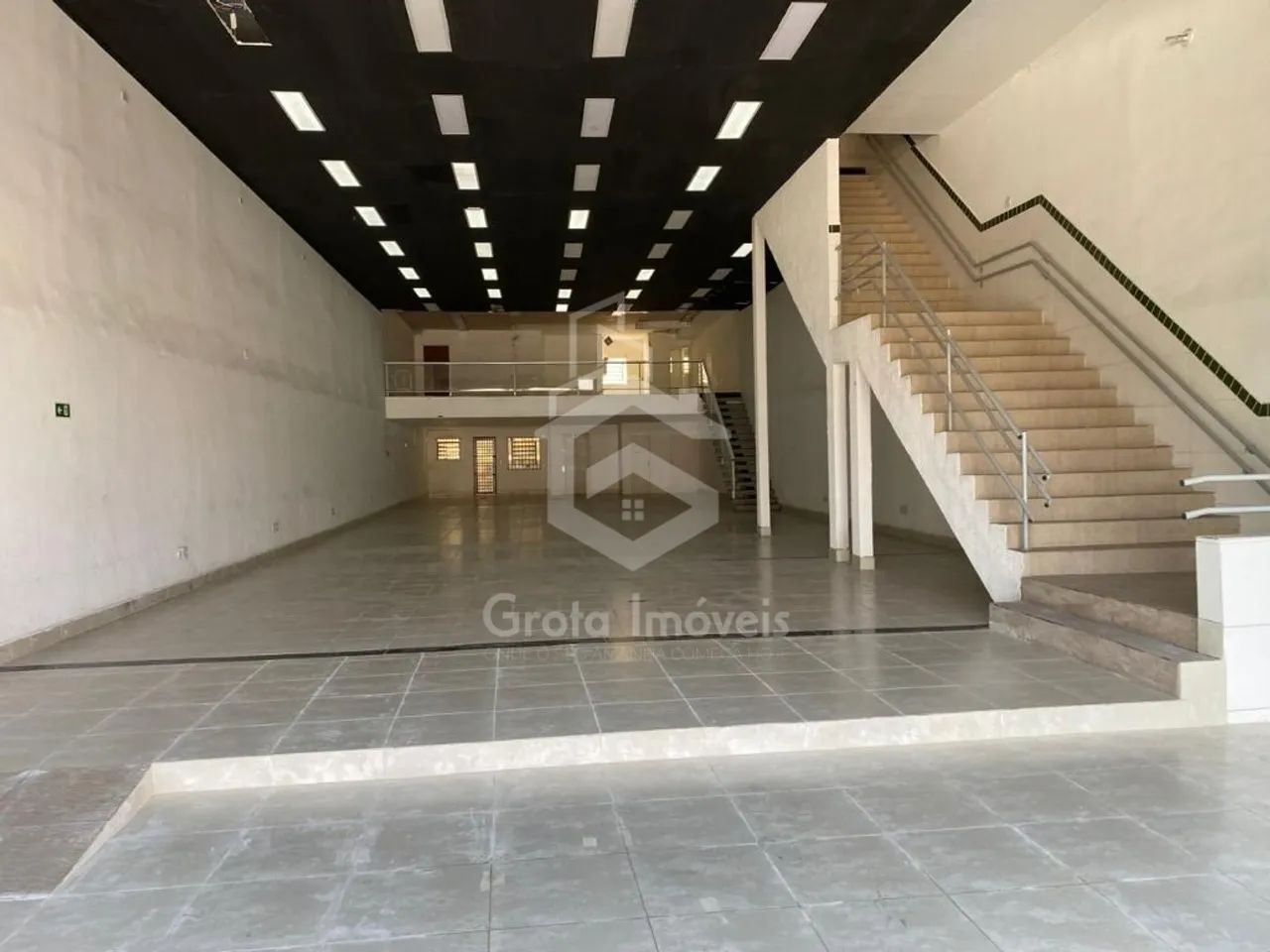 Prédio Comercial em Artur Alvim, 840m²