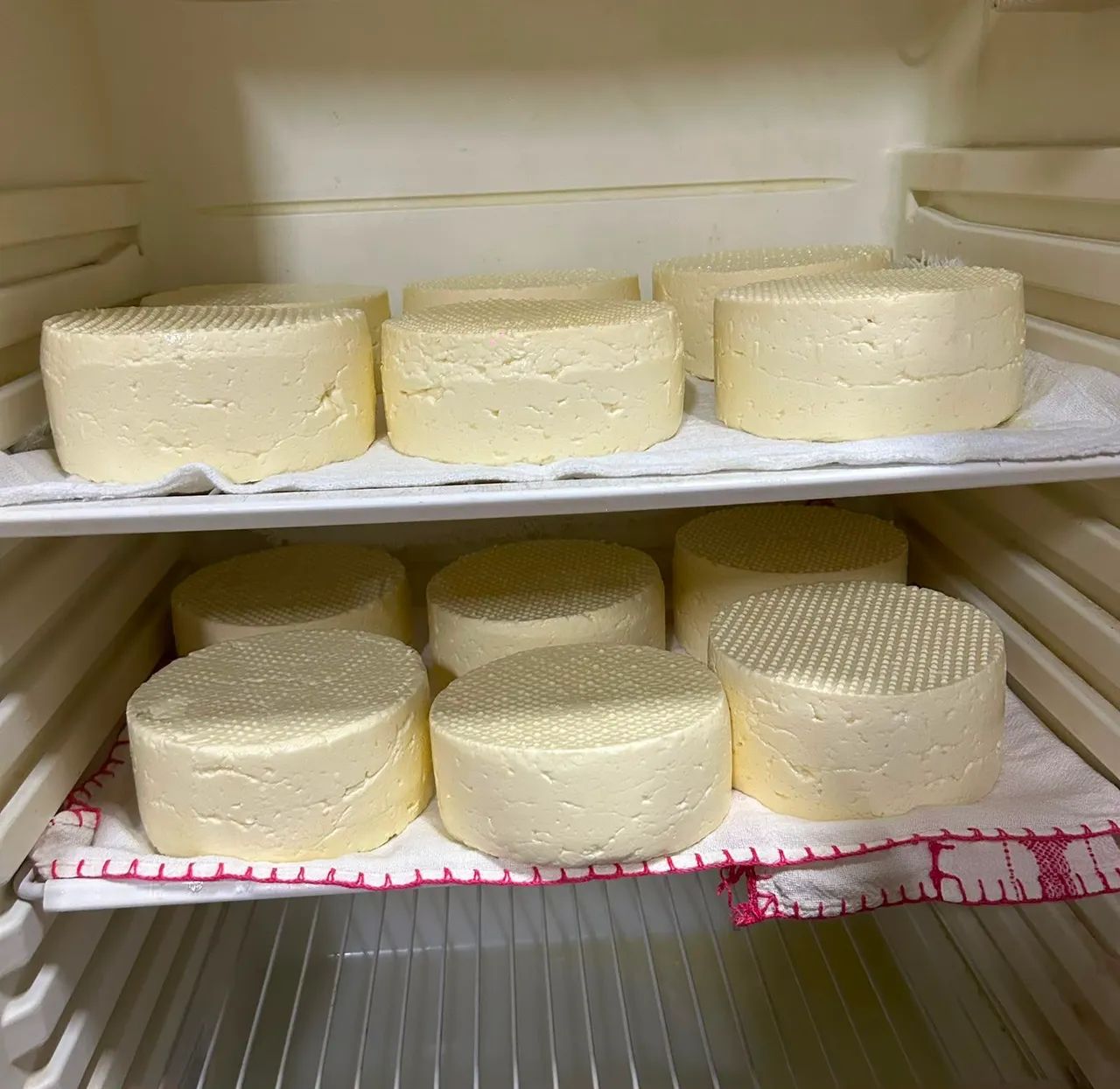 Queijo, leite e ovos  - Foto 2