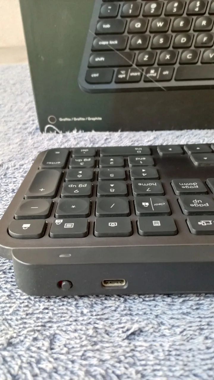 Teclado Logitech MX Keys (Retroiluminado / Bluetooth / WiFi + USB) - Foto 4