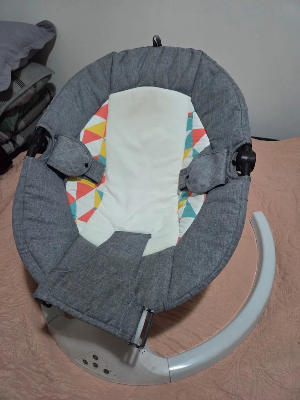 Cadeirinha de balanço elétrica