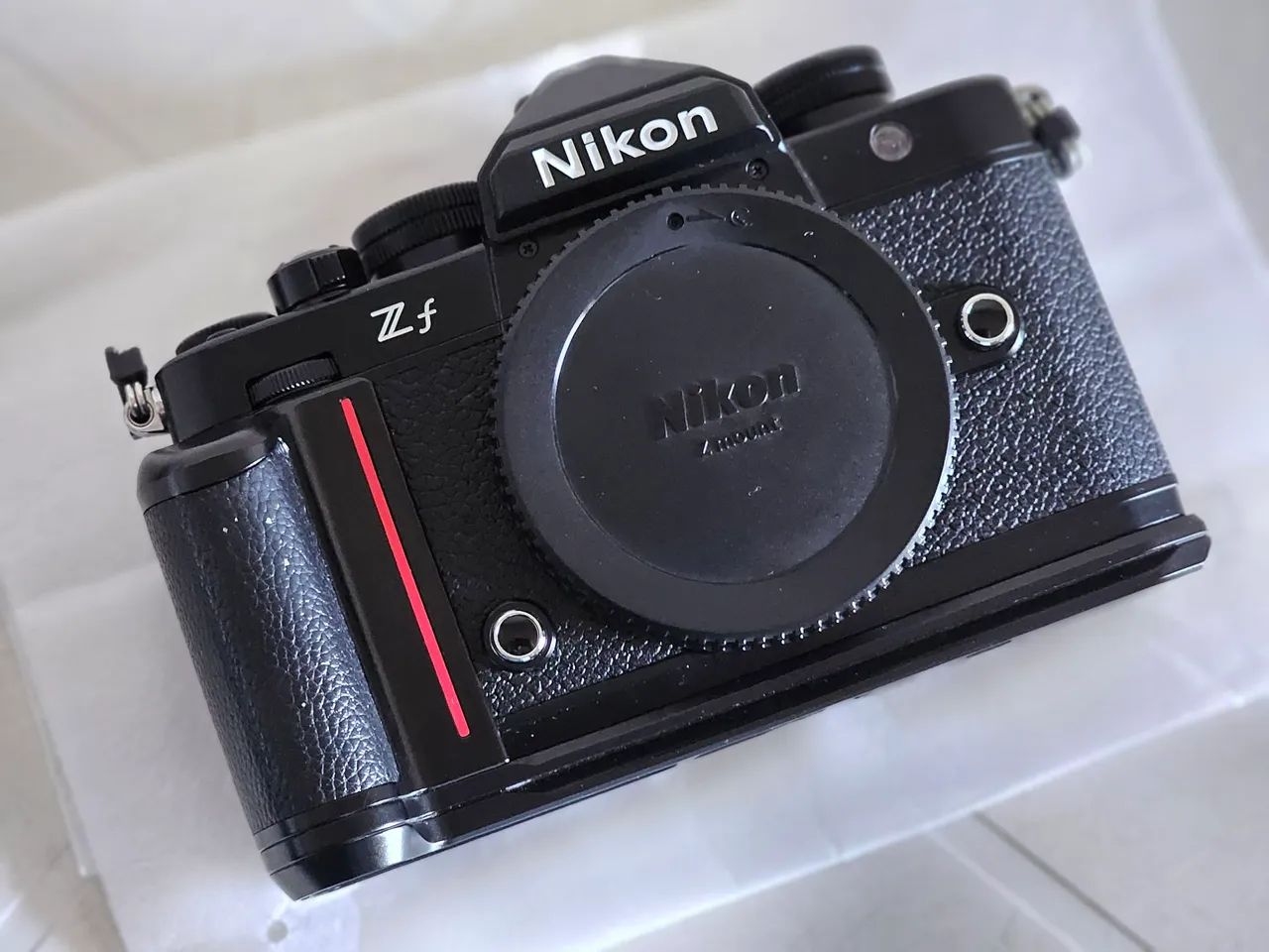 Nikon ZF + Grip + Cartão Micro SD - Apenas 27 k - como nova