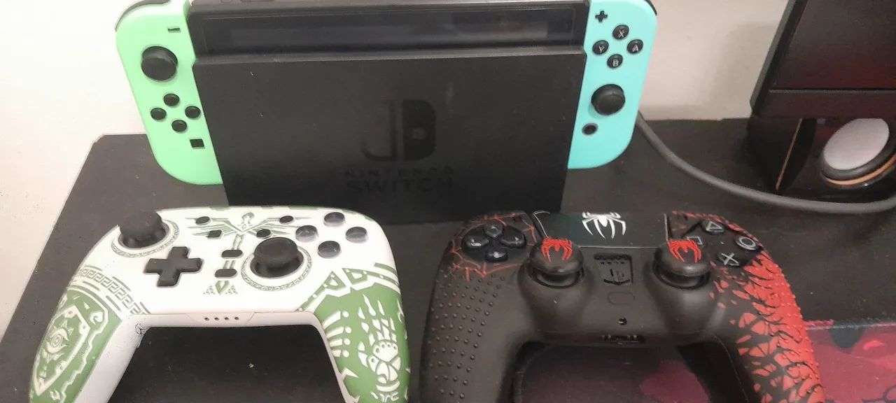 Nintendo switch desbloqueado com 2 controles extras - Foto 2