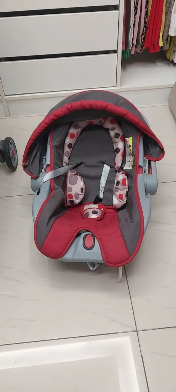 Carrinho de bebê Cosco com bebê conforto - Foto 3