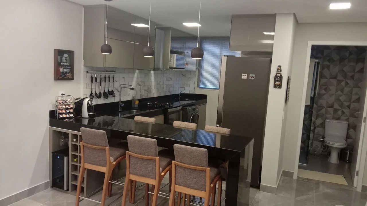 Banquetas Premium em Madeira Maciça - Sob Medida